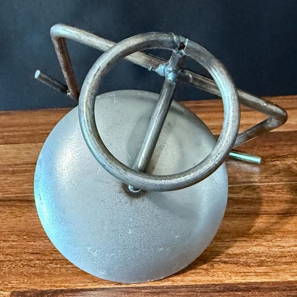 Metal House with Smoking Chimney Candle Holder - Picture 9 of 9